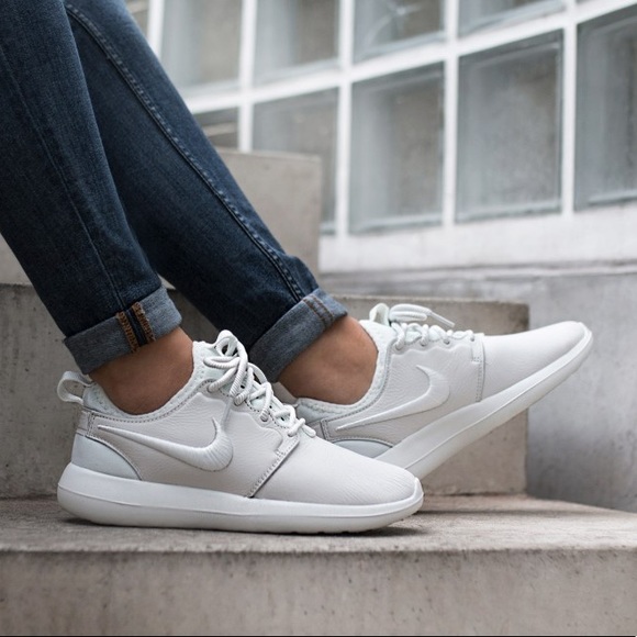 Nike Shoes - Nike Roshe Two Sneakers Size 6.5